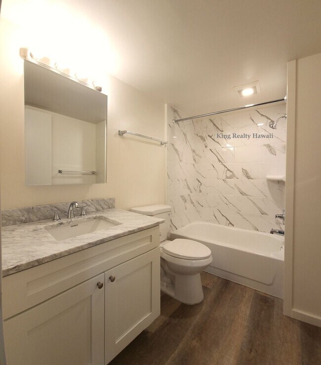 Building Photo - ** Newly Upgraded 1 bedroom  / 1 bath w/la...