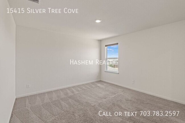 Building Photo - 15415 Silver Tree Cove