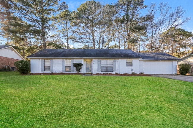 Building Photo - 218 Shenandoah Rd N