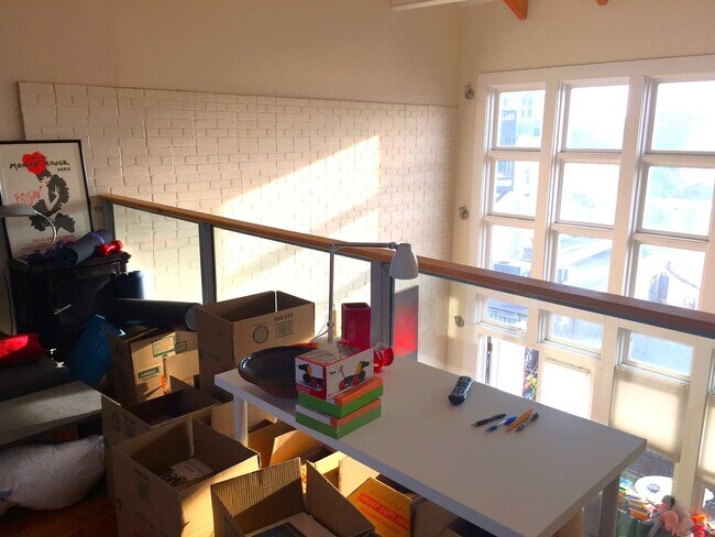 Building Photo - Logan Circle Light Filled One Bedroom with Den Loft with Balcony and Parking!