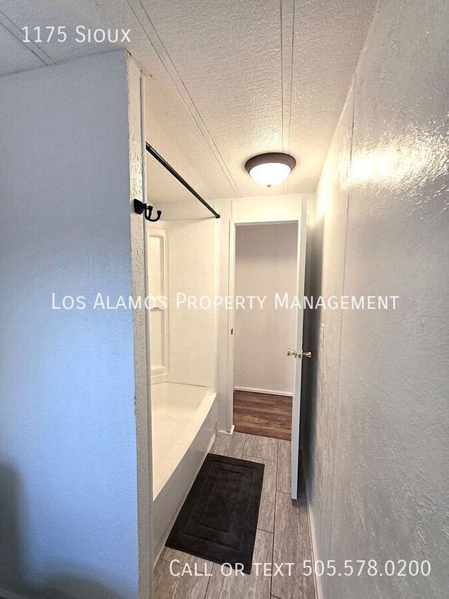 Building Photo - 1175 Sioux-