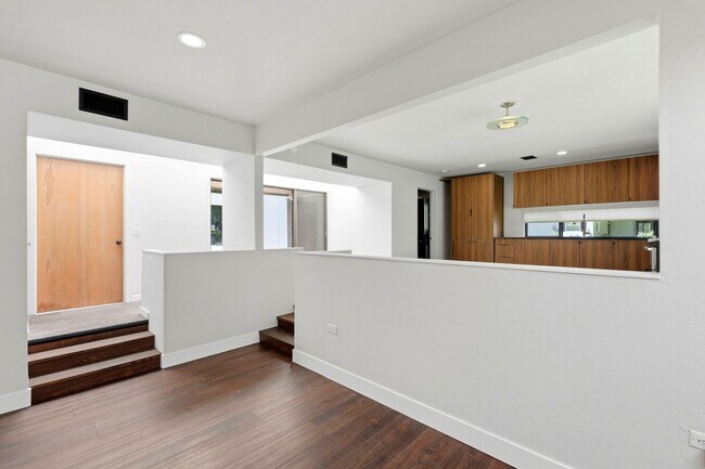 Building Photo - 2266 SW 43rd Pl