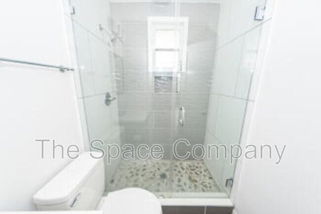 Building Photo - 333 Ashley Ave