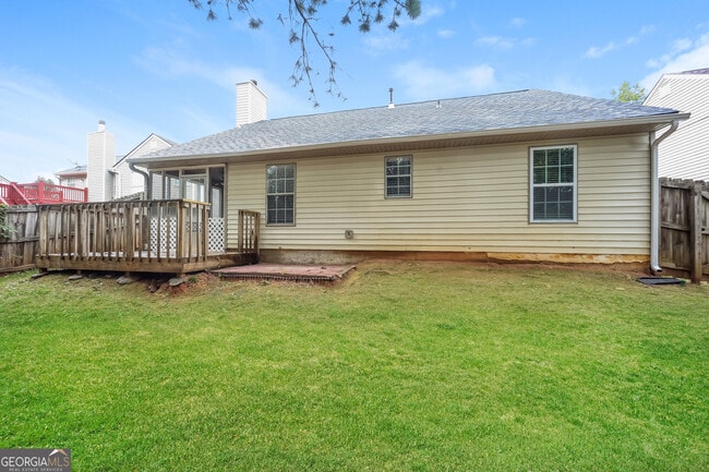 Building Photo - 7911 Woodlake Dr