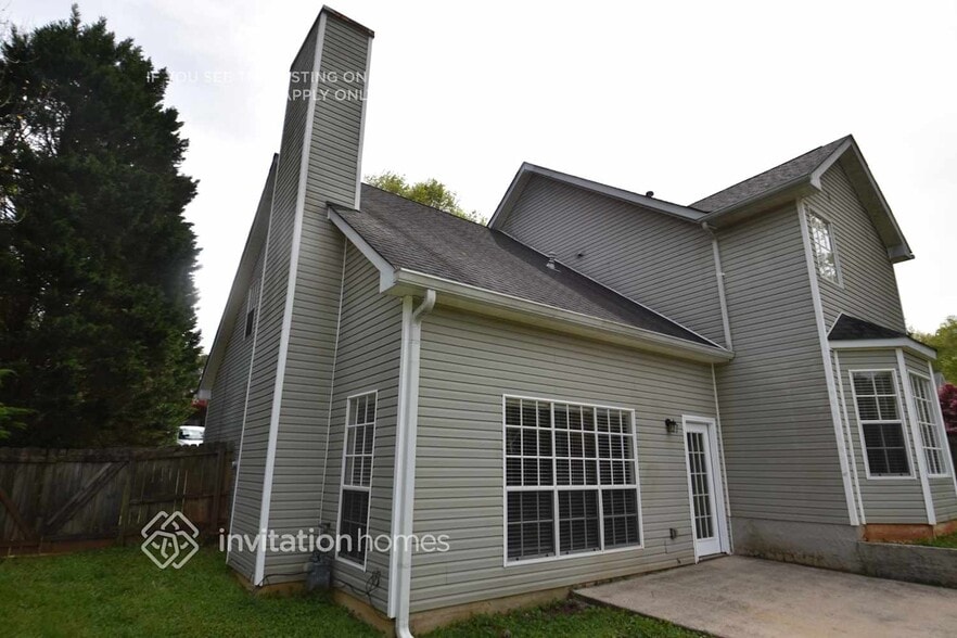 Building Photo - 395 Oakdale Cir