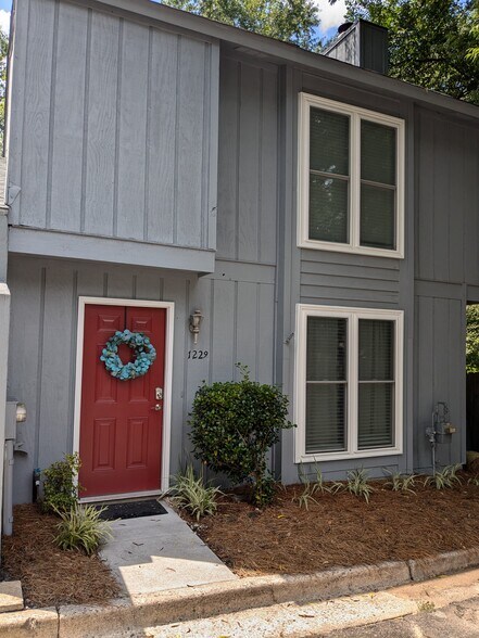 Building Photo - 1229 Sande Hill Pl