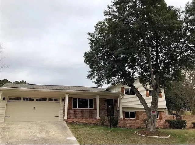 Building Photo - Room in House on Vanderbilt Ln NW