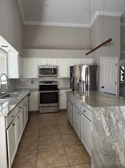 Building Photo - 6360 W Aurora Dr