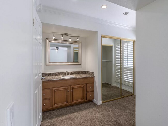 Building Photo - Beautiful 4 bedroom home in Agoura!