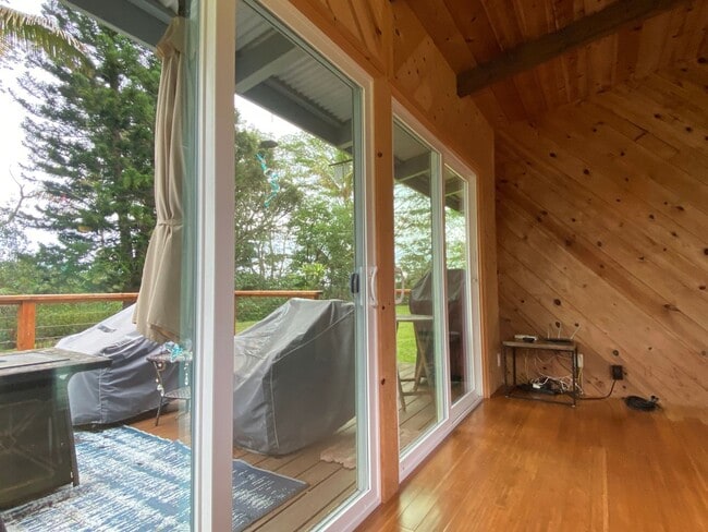 Building Photo - Private Hideaway on 1 Acre -Hawaiian Paradise Park