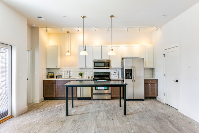 Clara - Kitchen - Peake Apartments