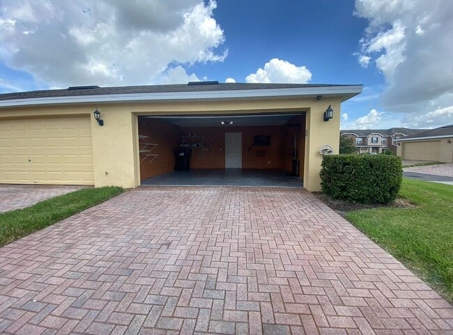 Building Photo - 1314 Honey Blossom Dr