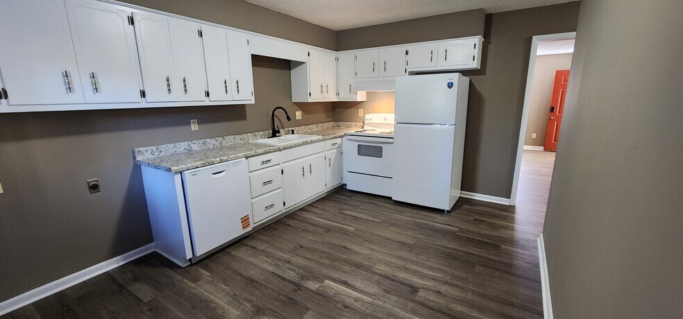 Building Photo - 1535 Warnke Rd NW