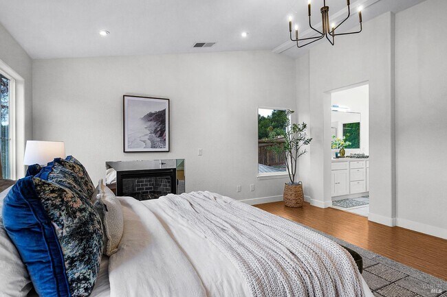 Building Photo - Luxury Living in Fountaingrove