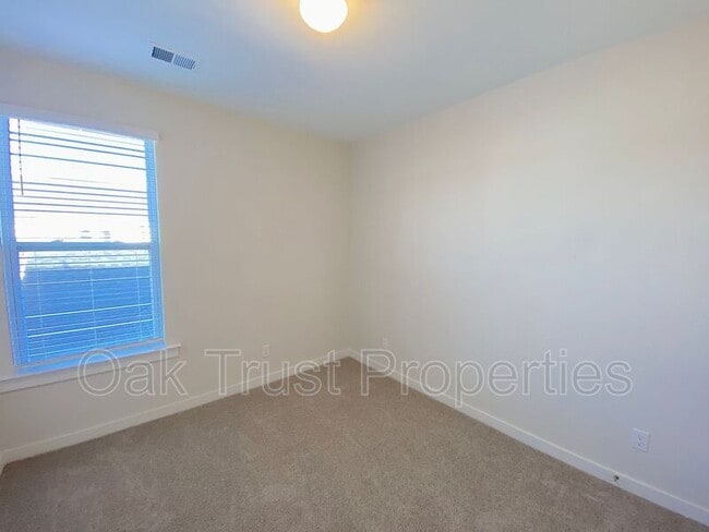 Building Photo - 125 Summer Tanager Dr