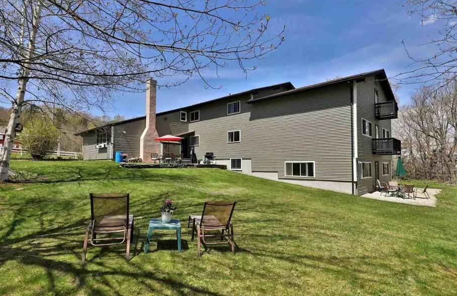 Building Photo - 2461 Killington Rd