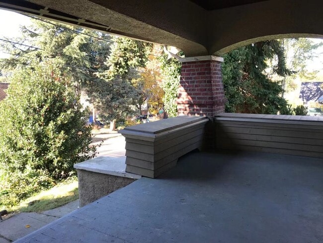 Building Photo - CLICK "REQUEST A TOUR" NOW!