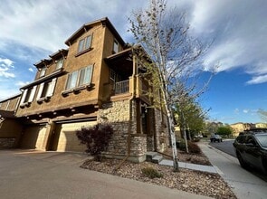 Building Photo - 10585 Parkington Ln