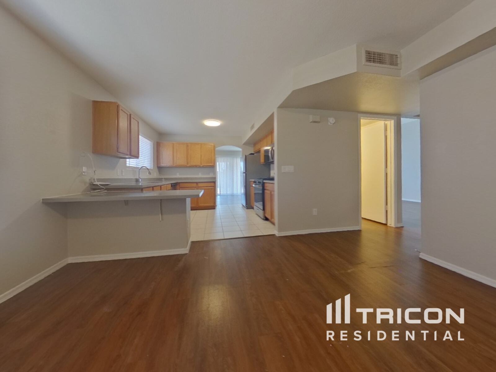 Building Photo - 9125 N 73rd Dr