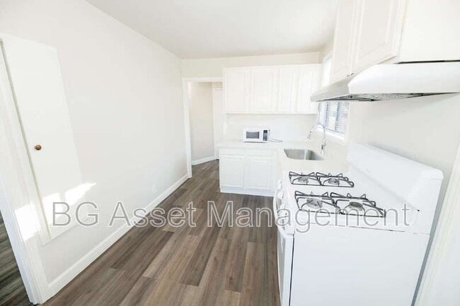 Building Photo - 429 S 23rd St