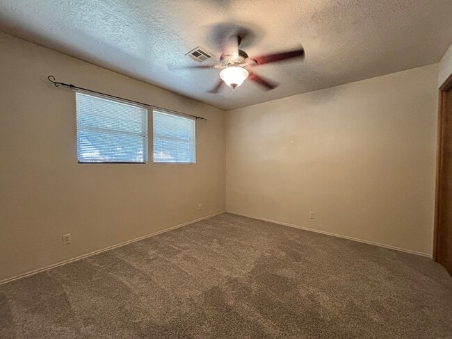 Building Photo - 34 E 350 N
