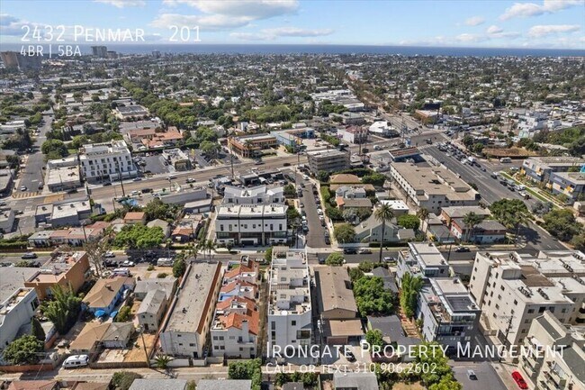 Building Photo - 2432 Penmar-201