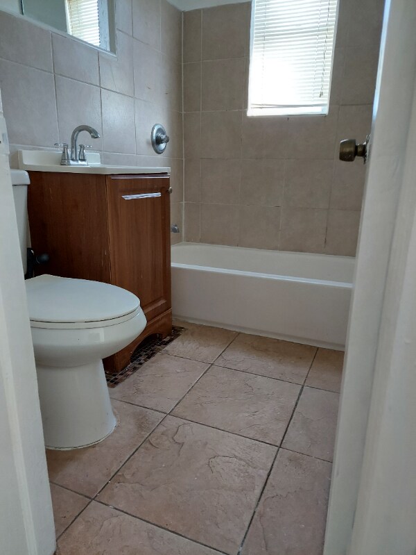 Building Photo - 2513 Grant St