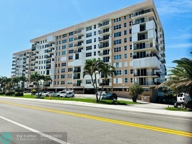 Building Photo - 1150 Hillsboro Mile