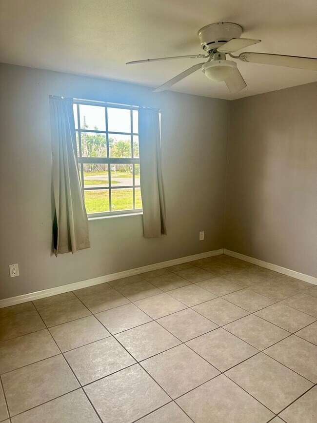 Building Photo - Charming 3 bedroom single family home for rent annually