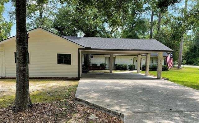 Building Photo - 410 E 11th Ave