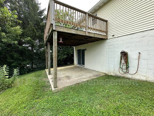 Building Photo - 317 Luther Dr