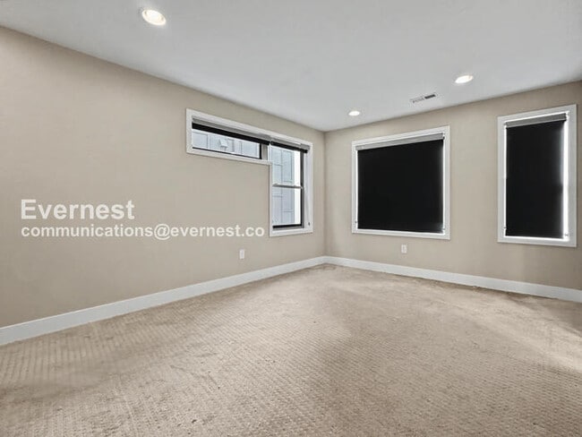 Building Photo - 1225 Perry St