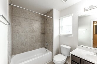 Building Photo - 6443 Wilshire Fern