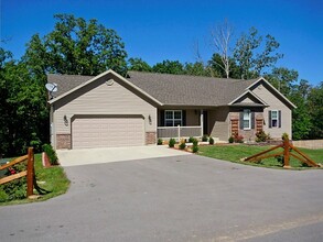 Building Photo - Available August 10th