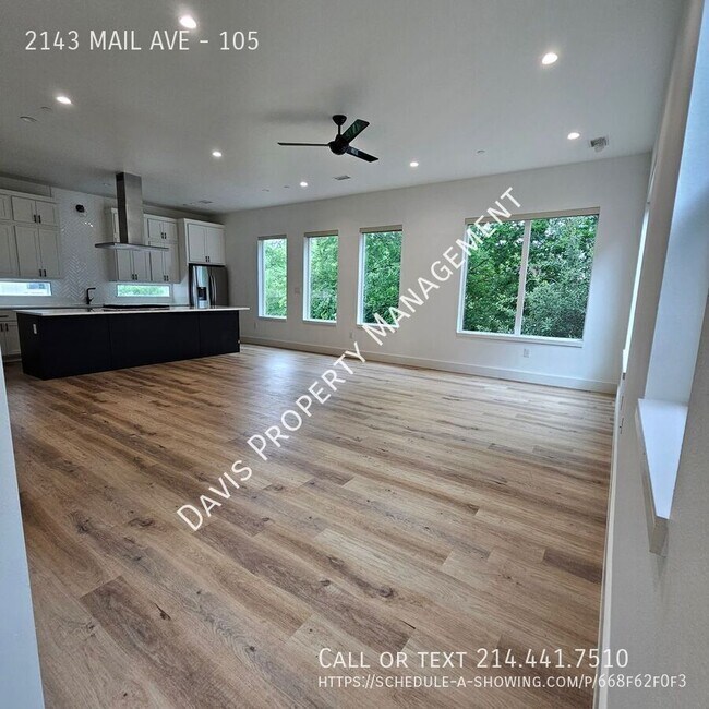 Building Photo - 2143 Mail Ave