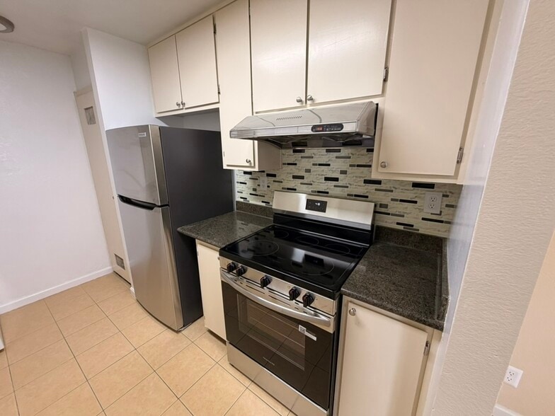 Building Photo - 5044 Bridgepointe Pl