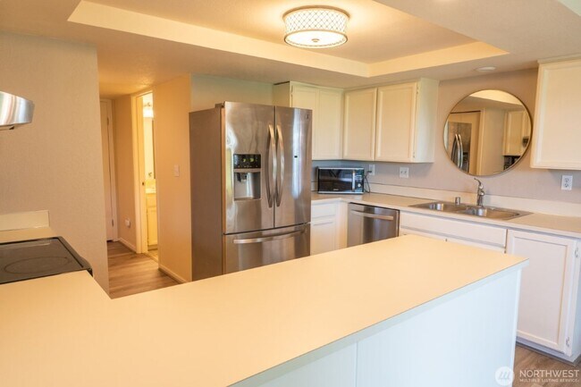 Building Photo - 2Bd/1.75Ba Kirkland Condo