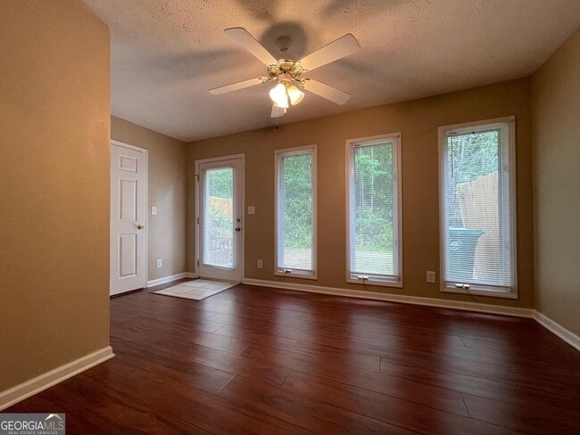 Building Photo - 2962 Stonecrest Ln