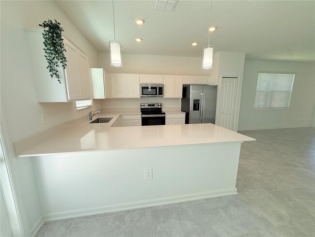 Building Photo - 393 Bogey Dr