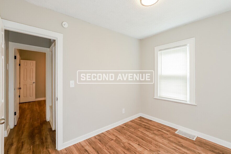 Building Photo - 5033 Euclid Ave