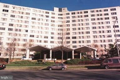 Building Photo - 1200 N Nash St