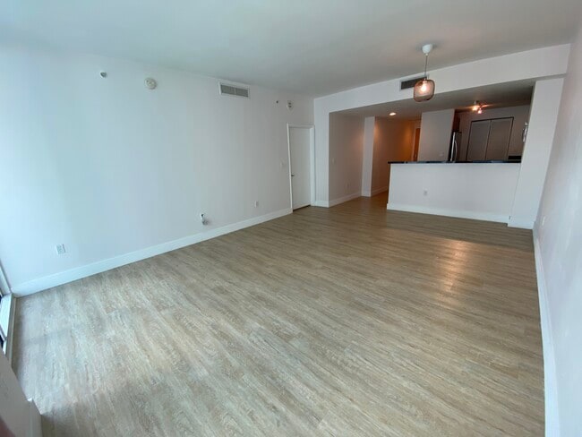 Building Photo - 253 NE 2nd St