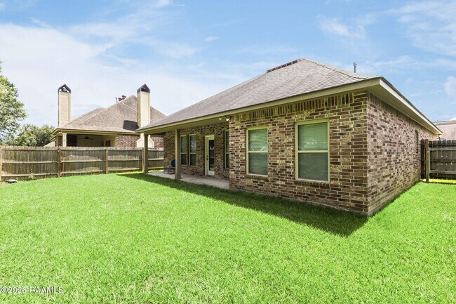Building Photo - 114 Clover Leaf Dr