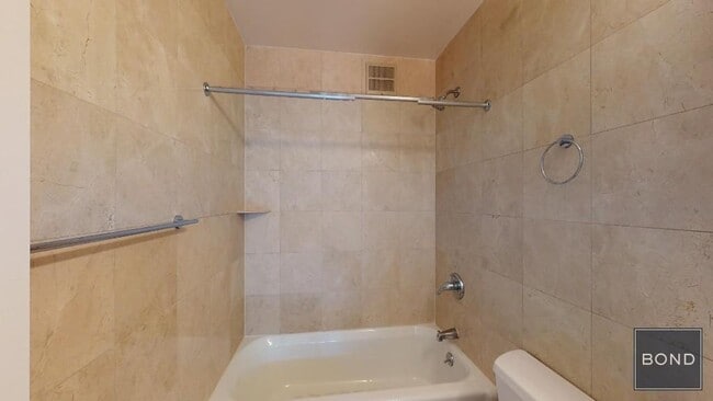 Building Photo - 247 W 87th St