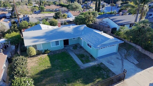 Building Photo - Beautiful 4 Bedroom, 2 Bathroom, Sylmar Home! Ready for Move-In!