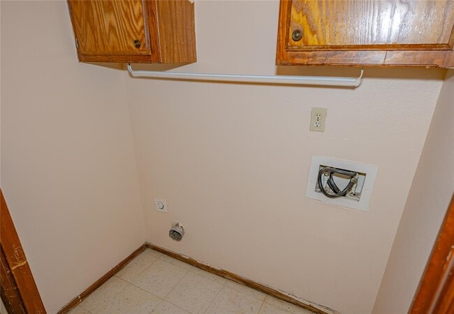 Building Photo - 931 SW 63rd St