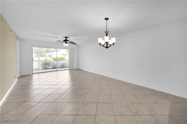 Building Photo - 600 Squire Cir