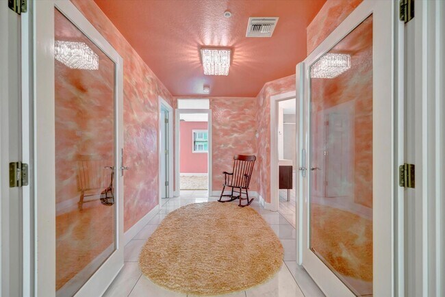 Building Photo - Stunning Annual Rental: Luxury Coastal Liv...