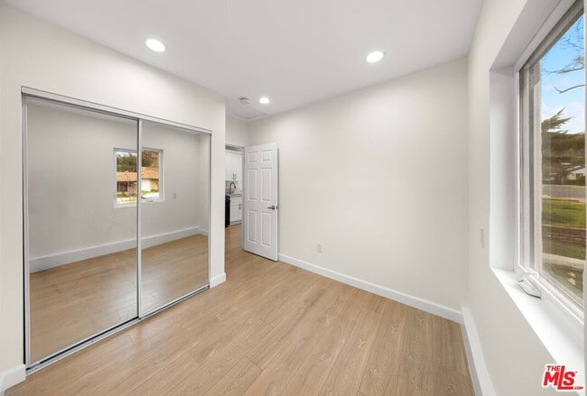 Building Photo - 10320 Mather Ave