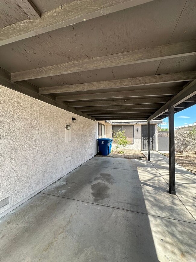 Building Photo - Must see Home!